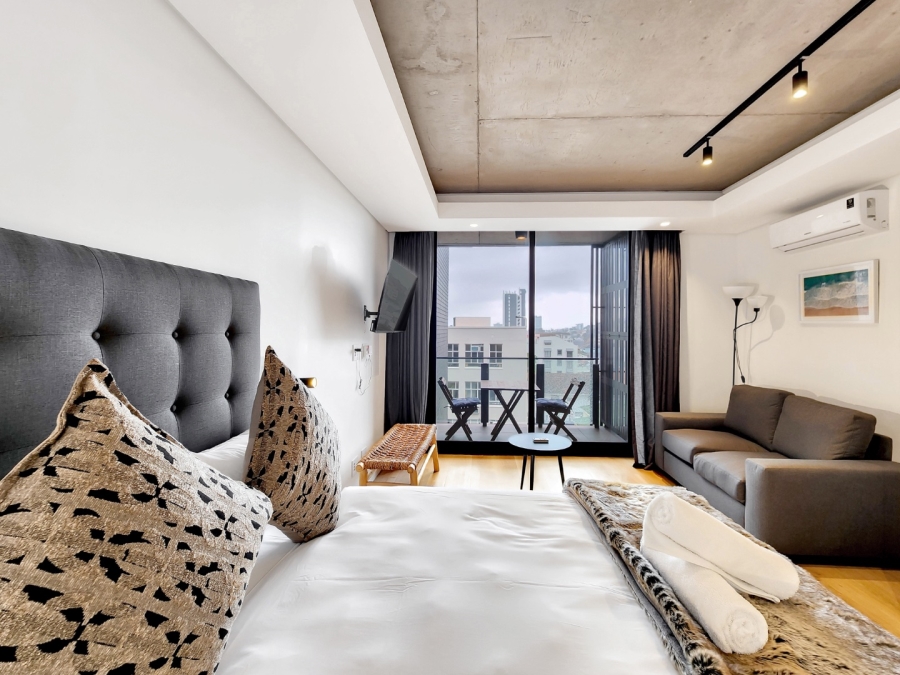 1 Bedroom Property for Sale in Sea Point Western Cape